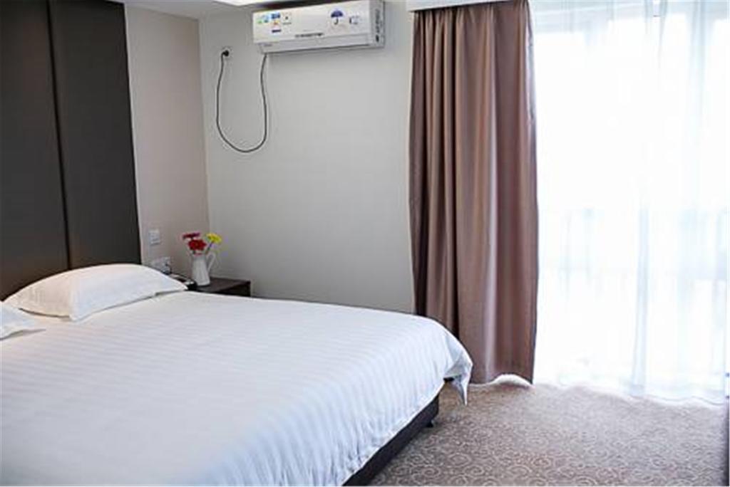 Coinfamily Hotel Shanghai Bagian luar foto